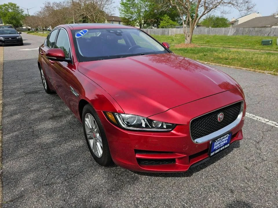 2017 Jaguar XE - Image 8 of 20