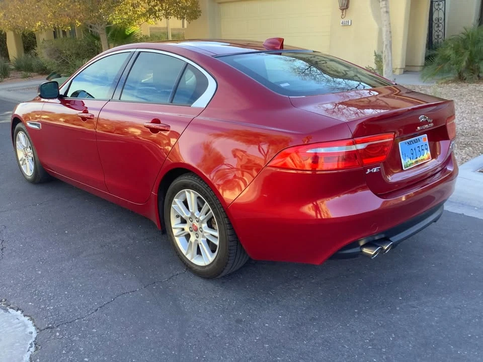 2017 Jaguar XE - Image 11 of 20