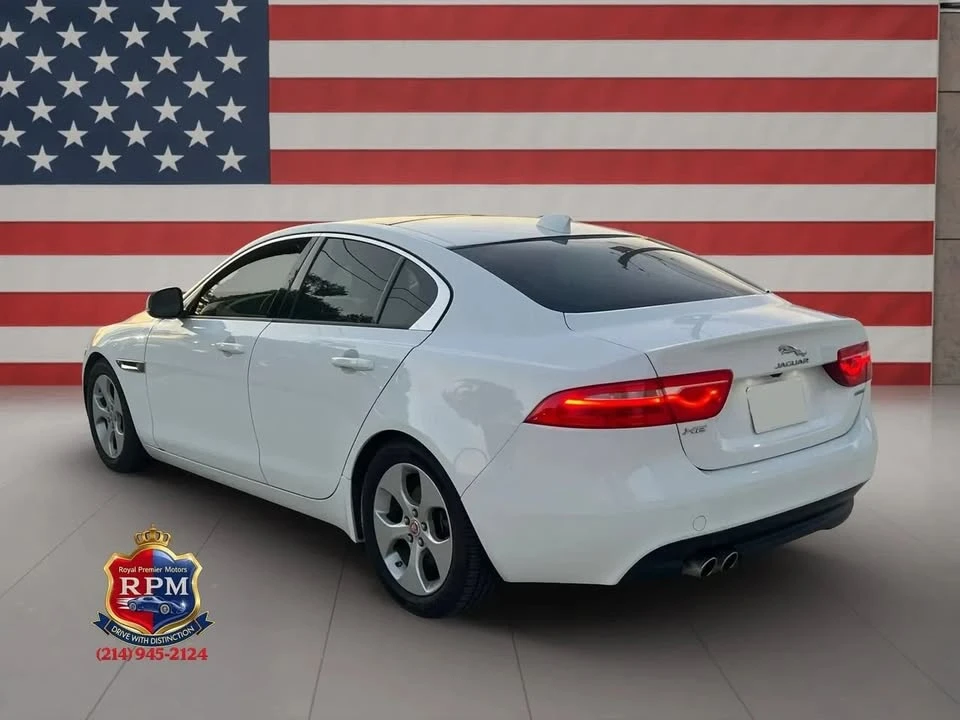 2017 Jaguar XE - Image 11 of 20