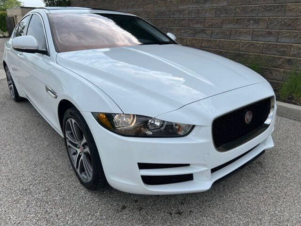 2017 Jaguar XE - Image 8 of 20