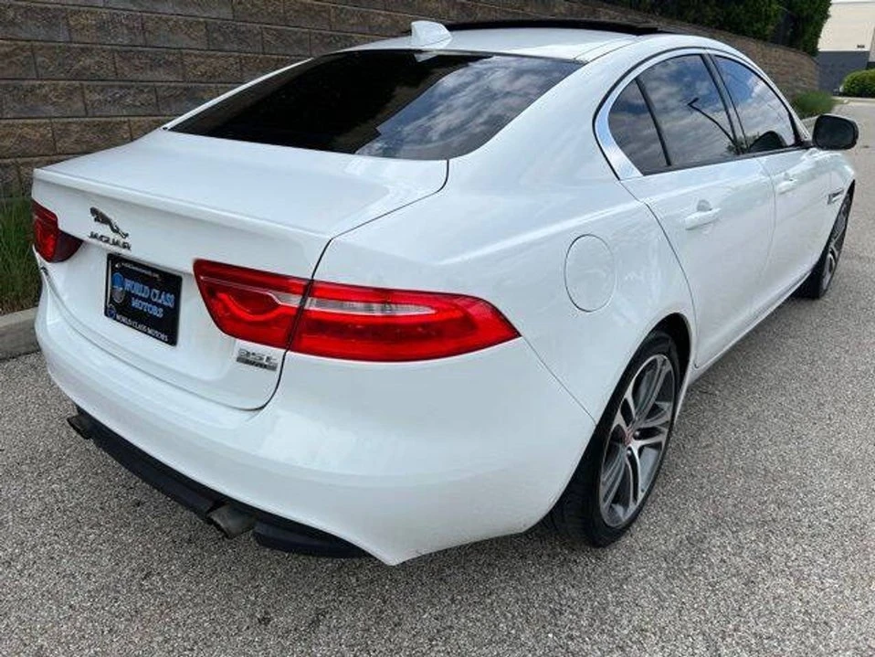2017 Jaguar XE - Image 6 of 20