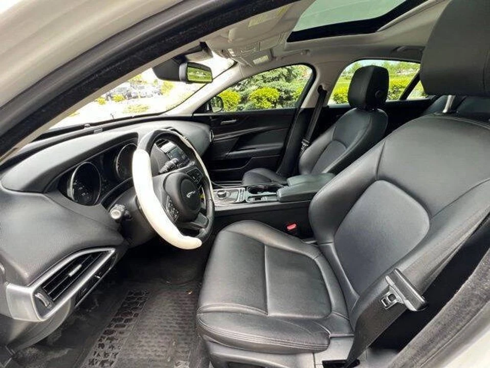 2017 Jaguar XE - Image 20 of 20