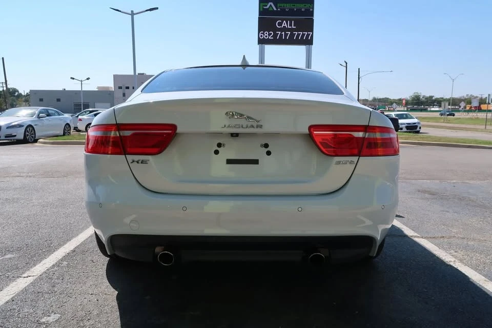2017 Jaguar XE - Image 8 of 20