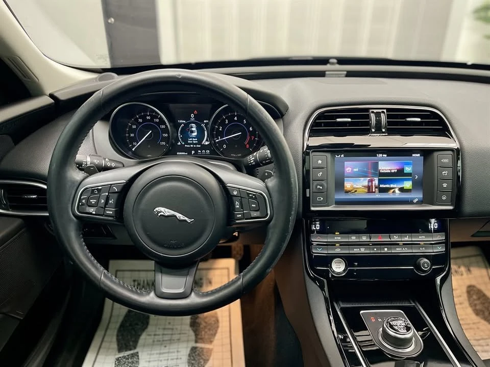 2017 Jaguar XE - Image 16 of 20