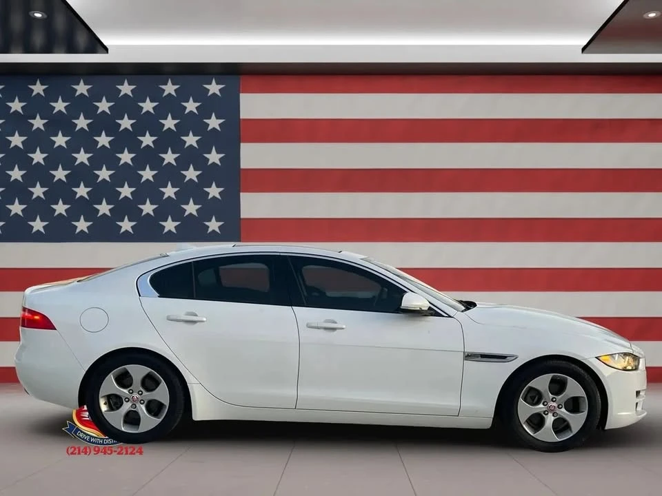 2017 Jaguar XE - Image 7 of 20