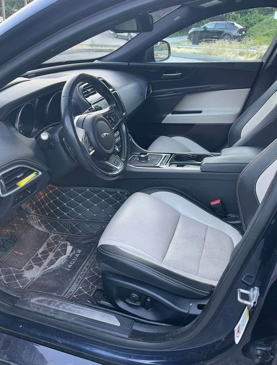 2017 Jaguar XE - Image 8 of 18