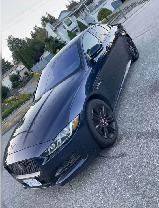 2017 Jaguar XE - Image 3 of 18