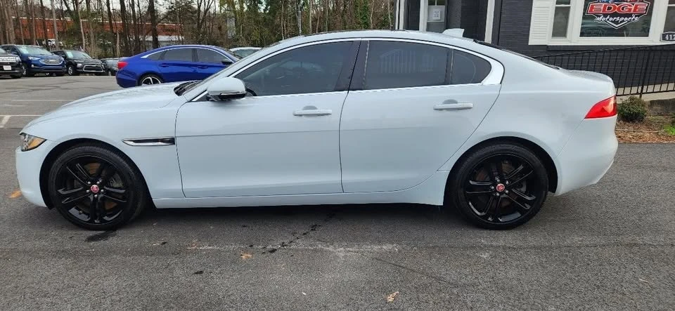 2017 Jaguar XE - Image 4 of 20