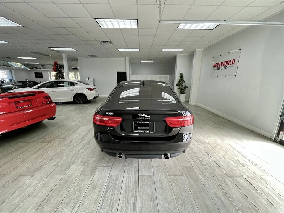 2017 Jaguar XE - Image 4 of 20