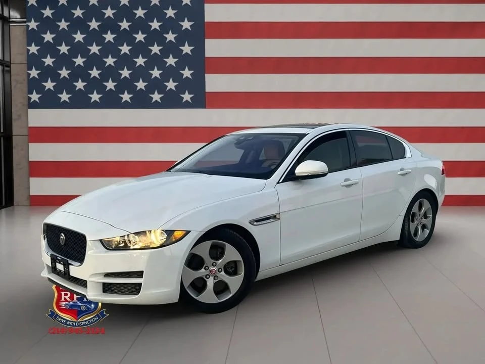 2017 Jaguar XE - Image 4 of 20