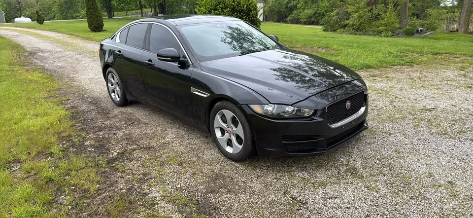 2017 Jaguar XE - Image 6 of 10