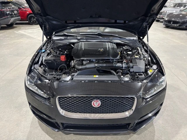 2017 Jaguar XE - Image 16 of 19