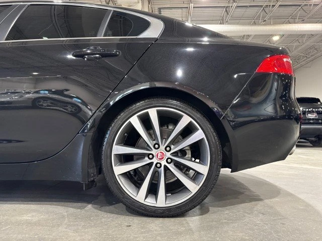 2017 Jaguar XE - Image 18 of 19