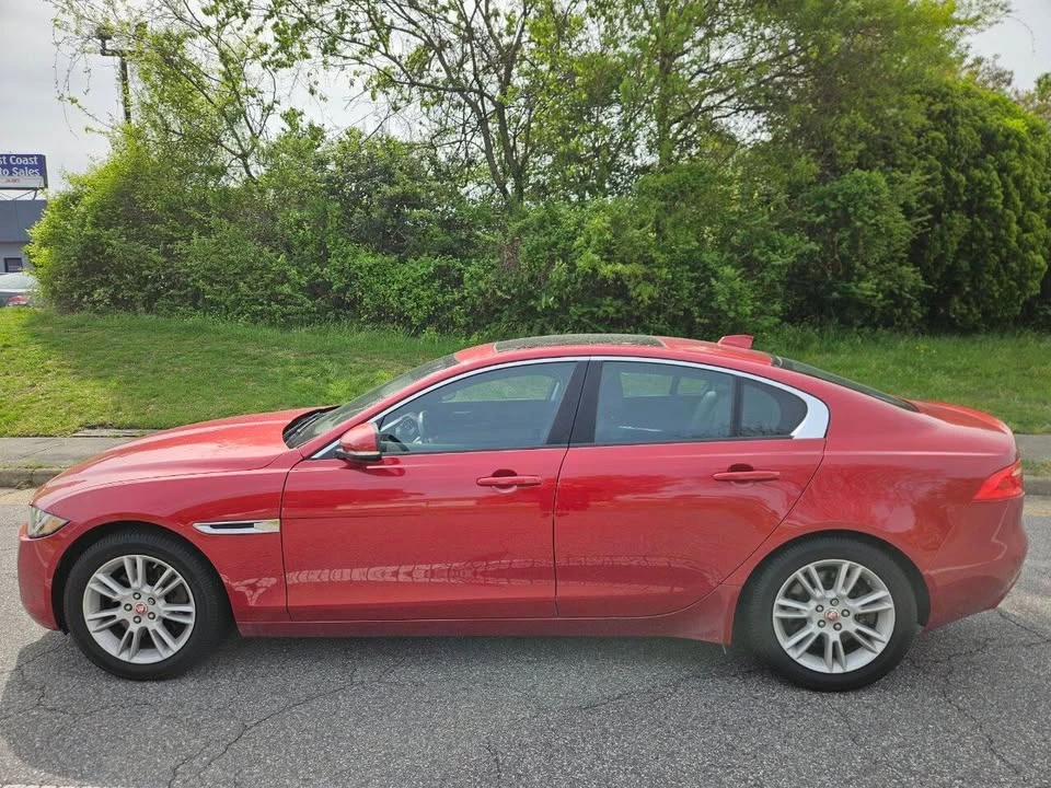 2017 Jaguar XE - Image 2 of 20