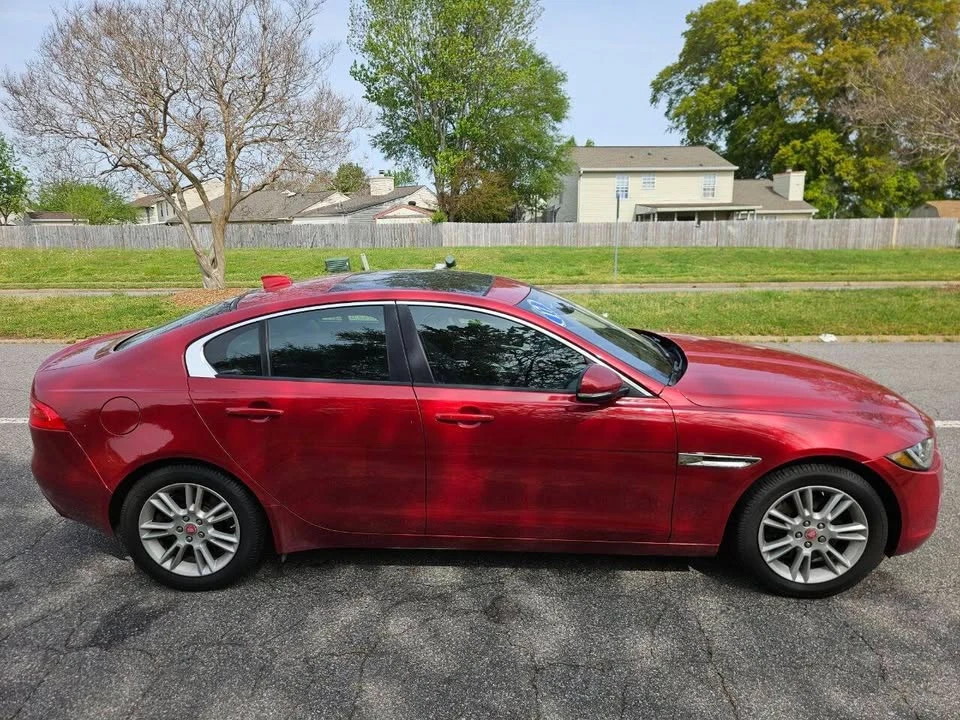 2017 Jaguar XE - Image 7 of 20