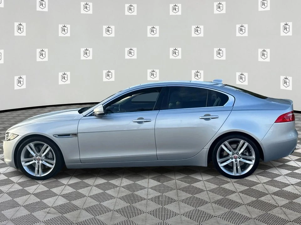 2017 Jaguar XE - Image 8 of 19