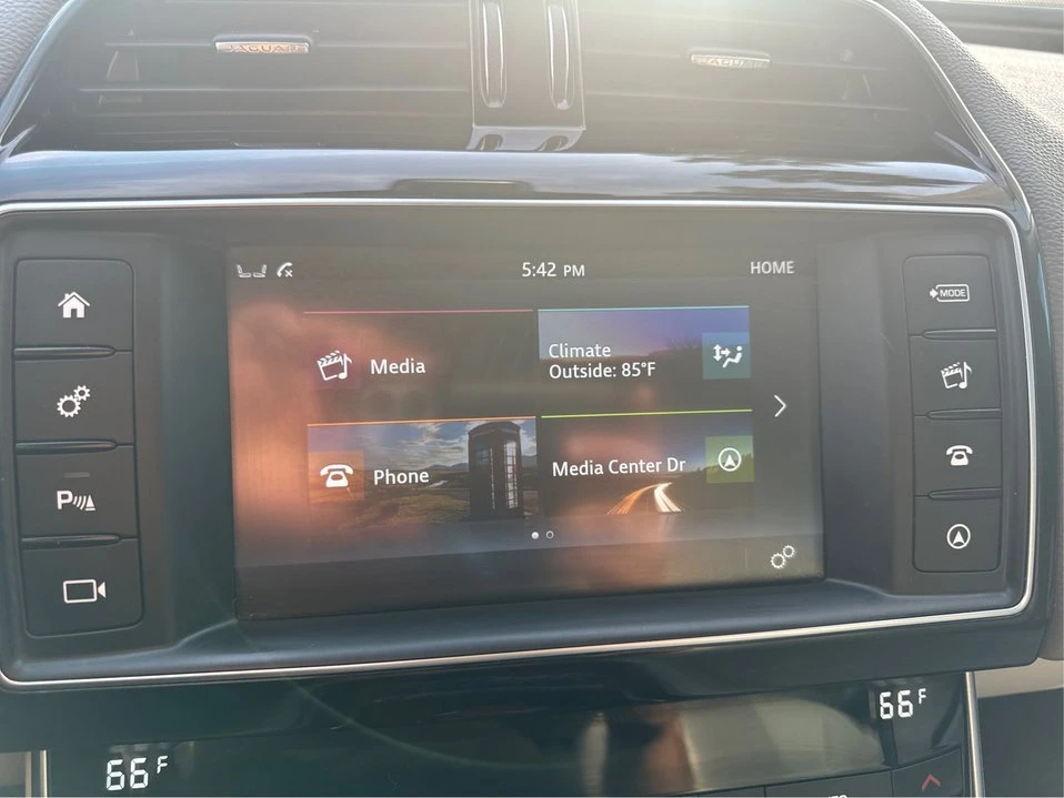 2017 Jaguar XE - Image 15 of 19