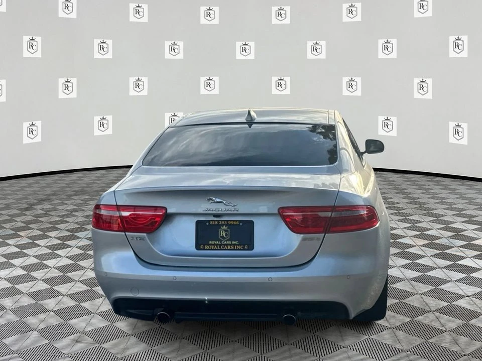 2017 Jaguar XE - Image 6 of 19
