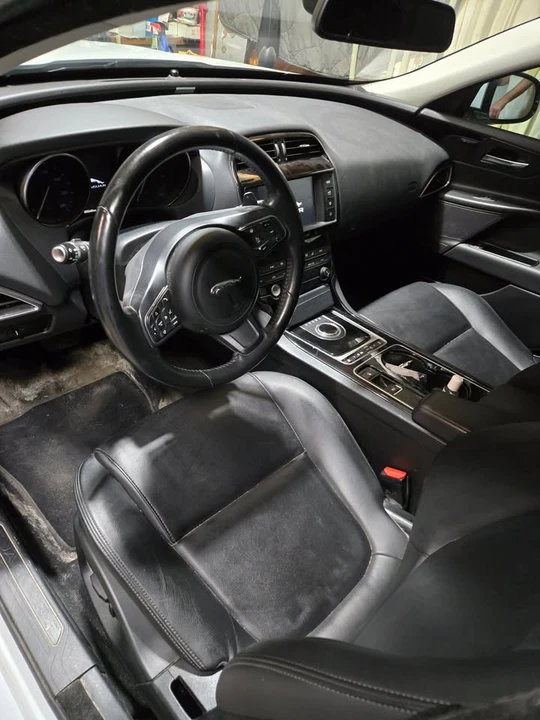 2017 Jaguar XE - Image 11 of 12
