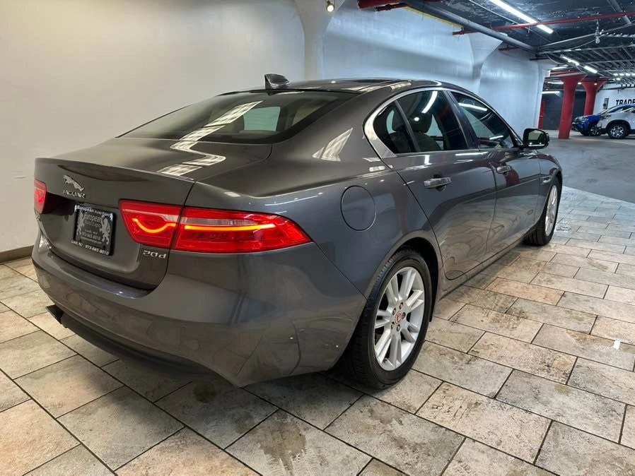 2017 Jaguar XE - Image 3 of 15