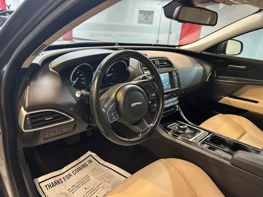 2017 Jaguar XE - Image 8 of 15