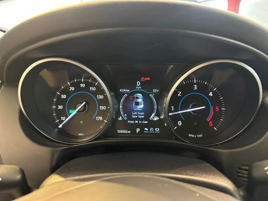 2017 Jaguar XE - Image 10 of 15