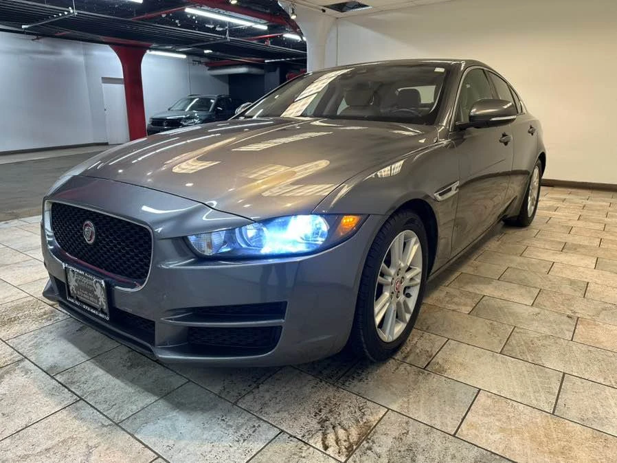 2017 Jaguar XE - Image 6 of 15