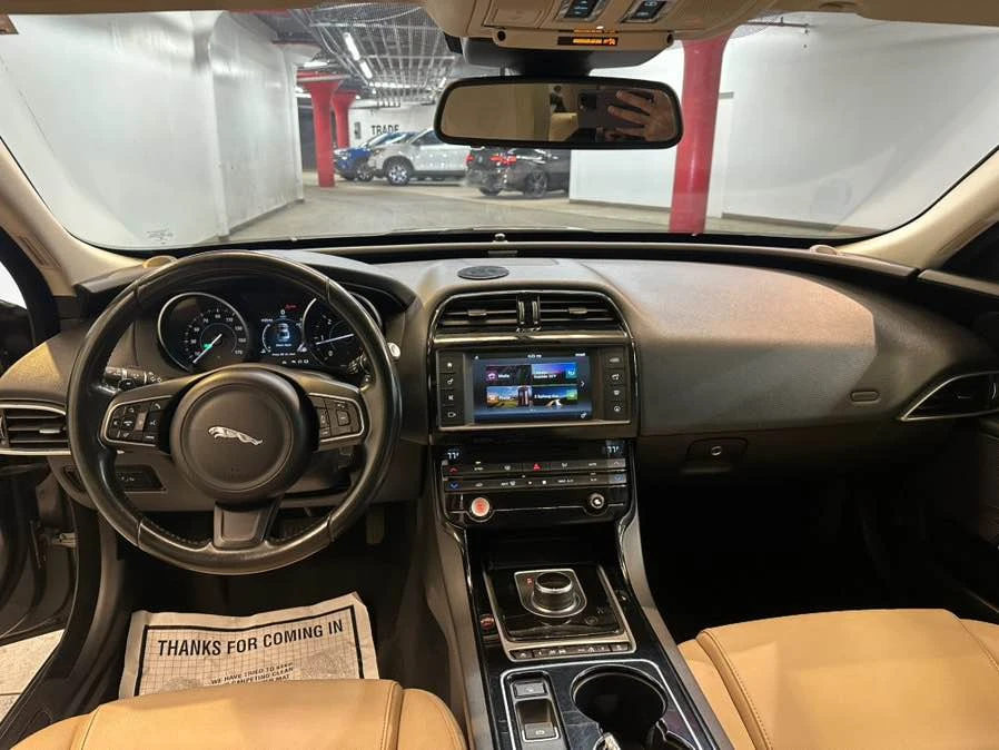 2017 Jaguar XE - Image 9 of 15