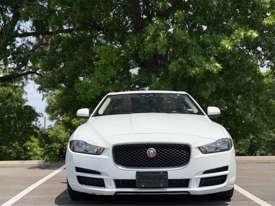 2017 Jaguar XE - Image 5 of 20