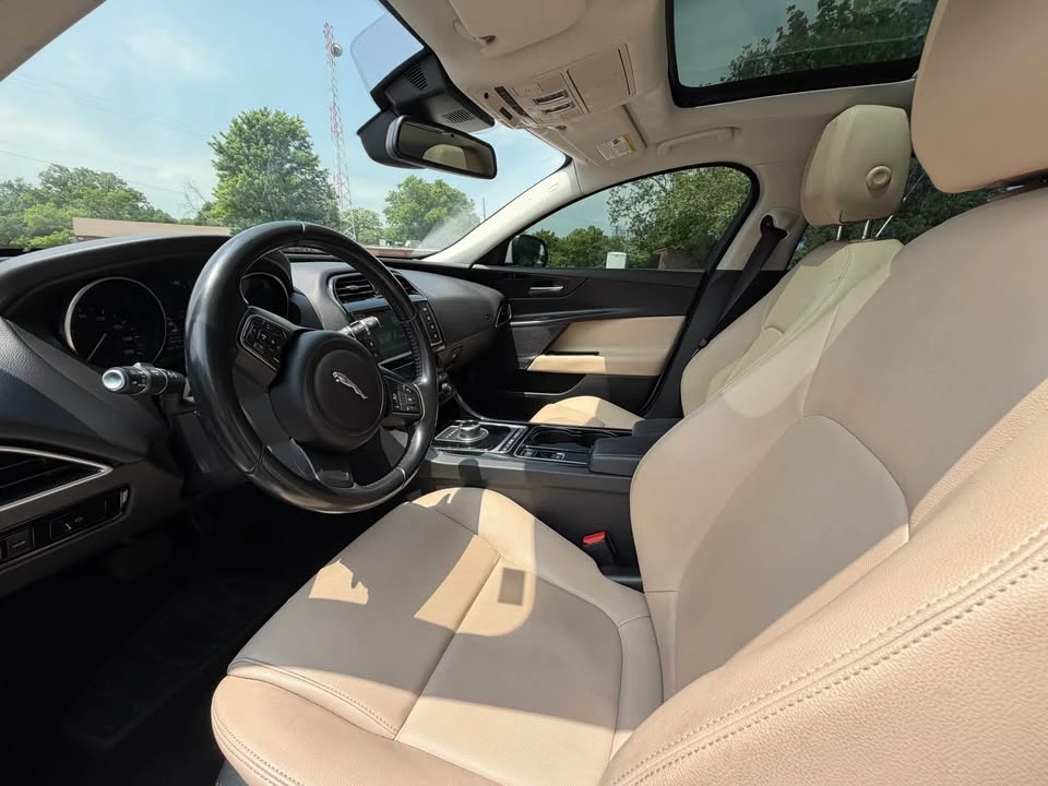 2017 Jaguar XE - Image 18 of 20