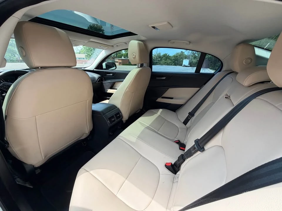 2017 Jaguar XE - Image 12 of 20