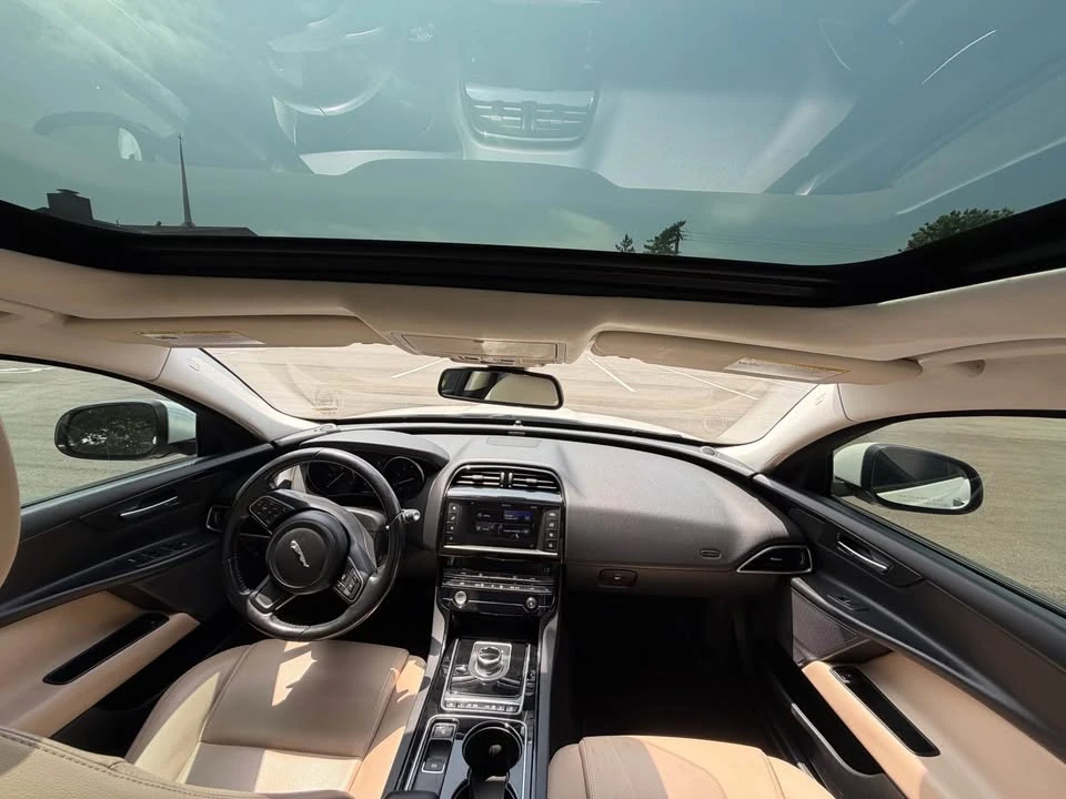 2017 Jaguar XE - Image 14 of 20
