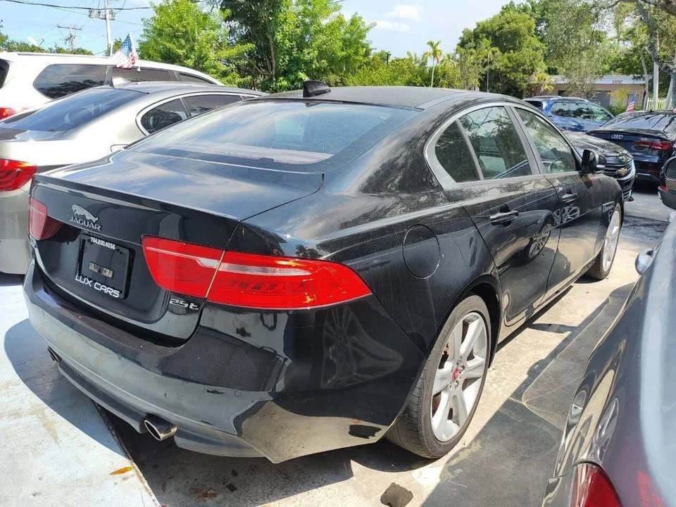 2017 Jaguar XE - Image 14 of 20