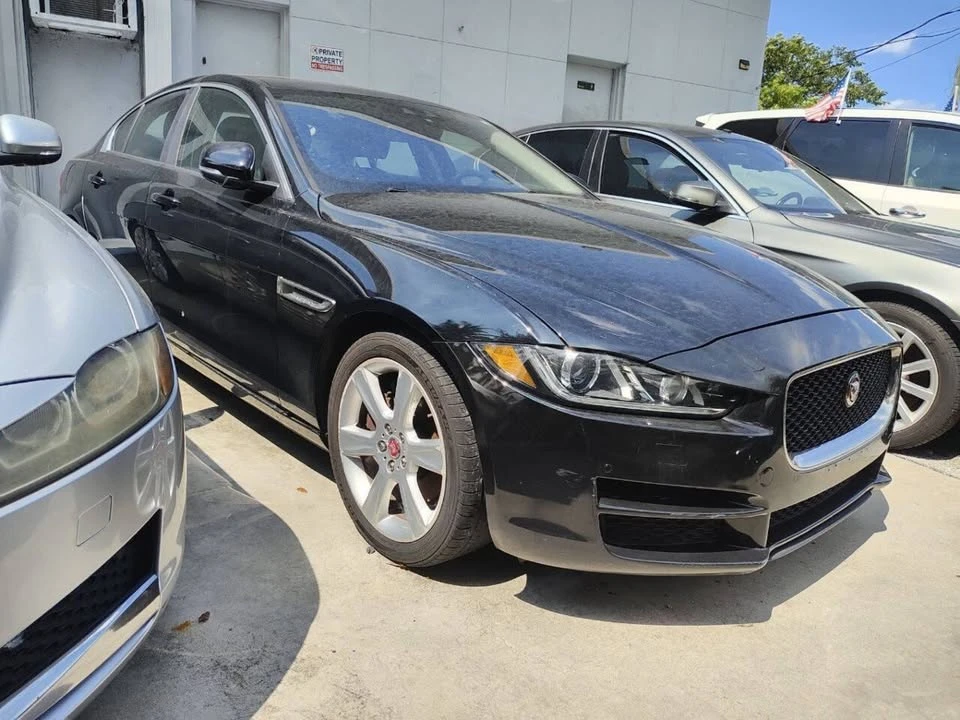 2017 Jaguar XE - Image 5 of 20