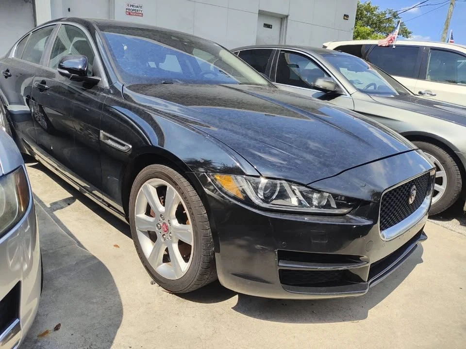 2017 Jaguar XE - Image 4 of 20