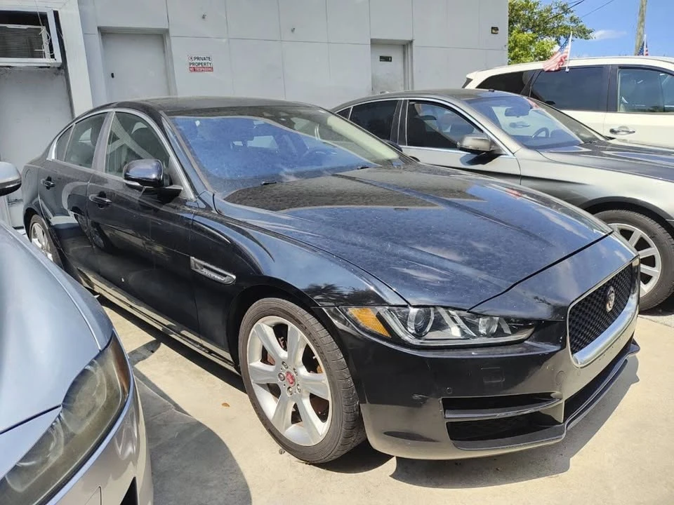 2017 Jaguar XE - Image 6 of 20