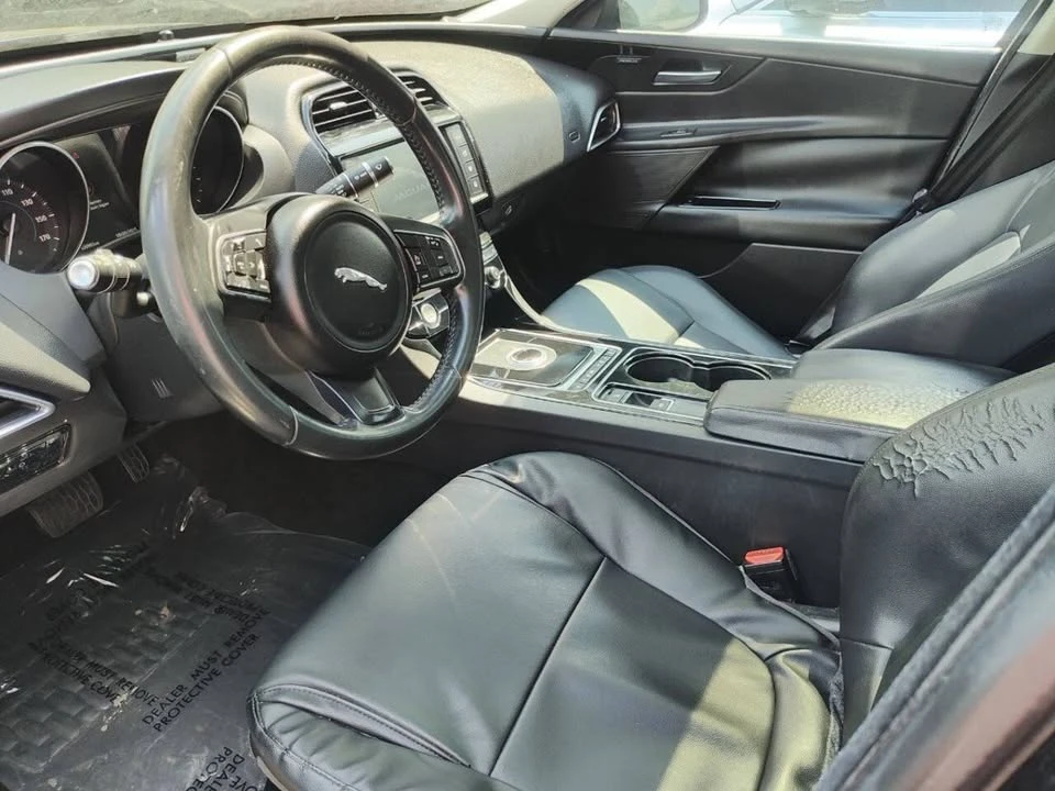 2017 Jaguar XE - Image 18 of 20