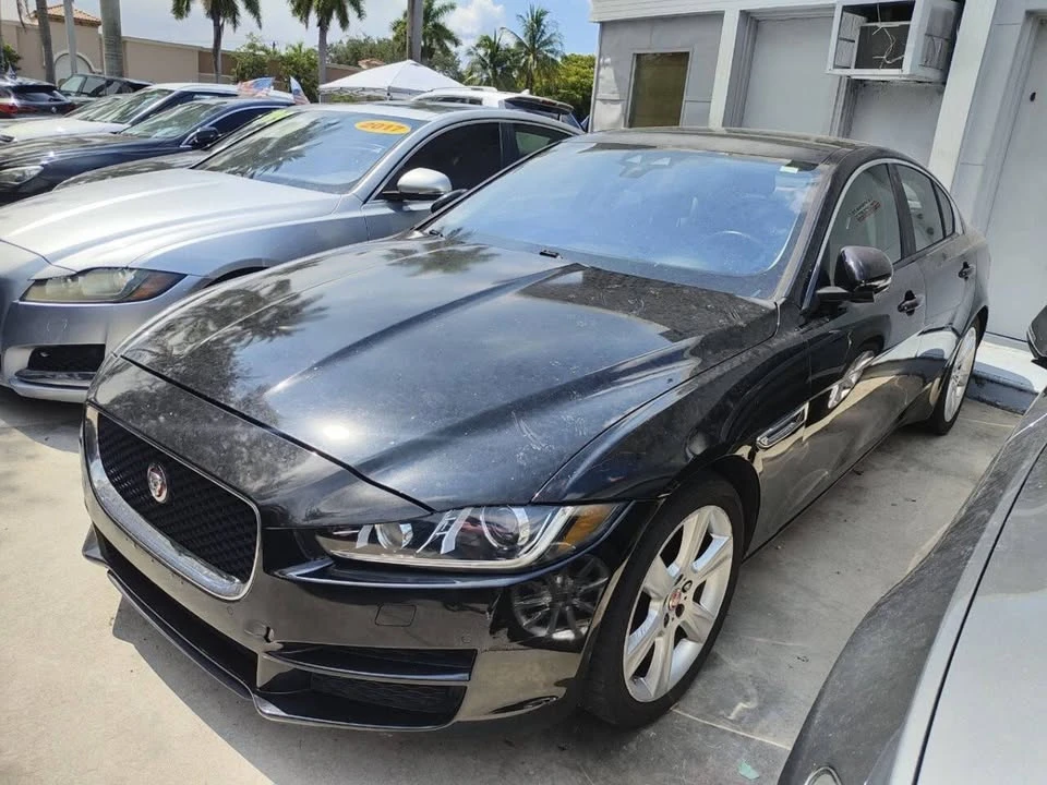 2017 Jaguar XE - Image 7 of 20