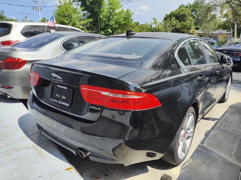 2017 Jaguar XE - Image 13 of 20