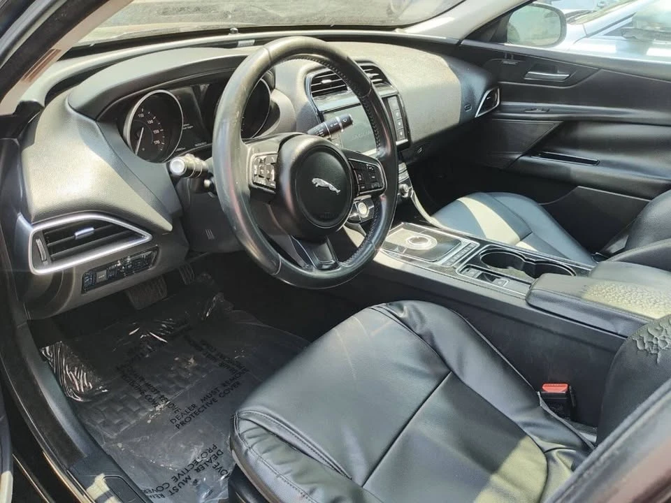 2017 Jaguar XE - Image 16 of 20