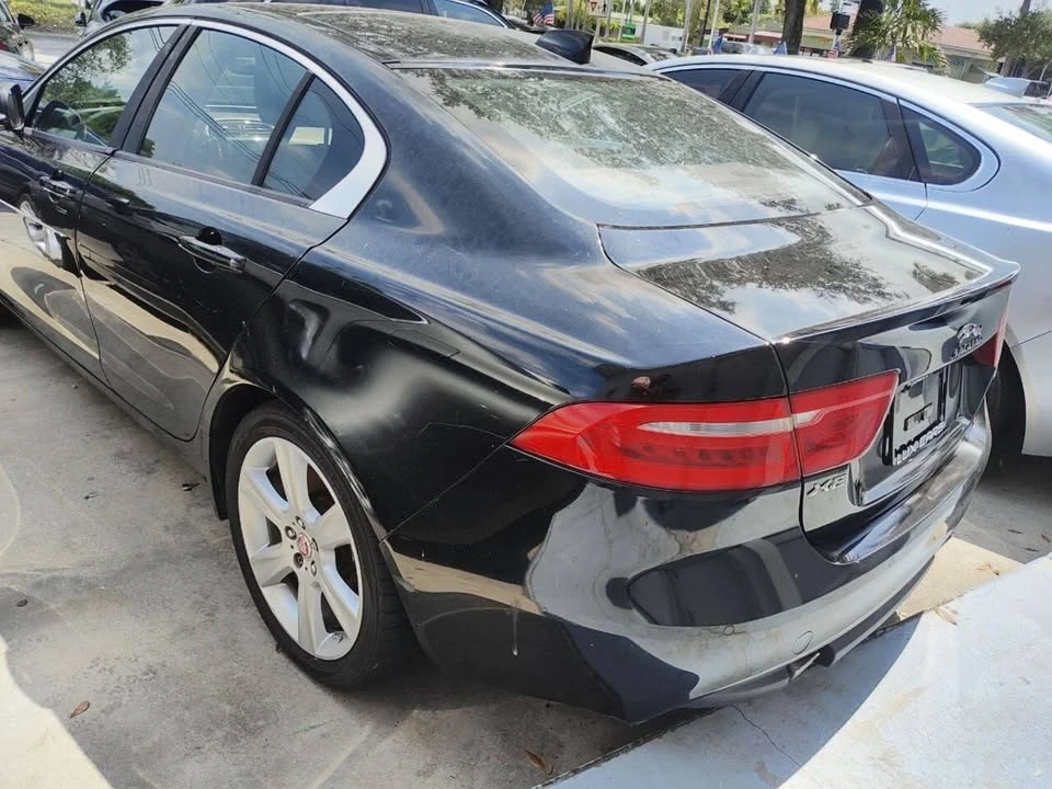2017 Jaguar XE - Image 10 of 20