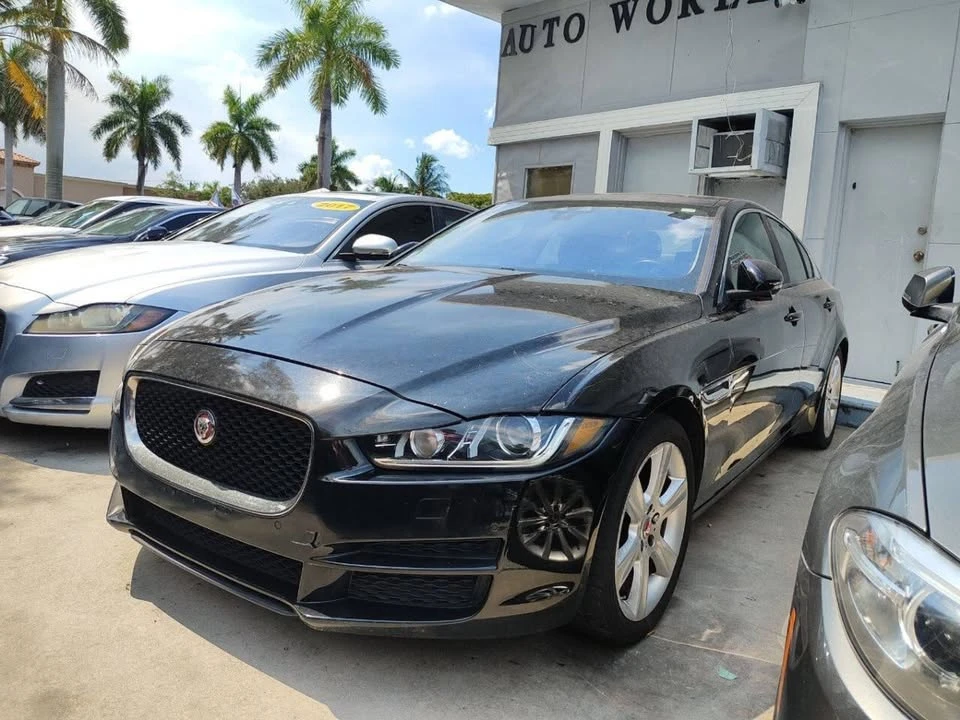 2017 Jaguar XE - Image 2 of 20