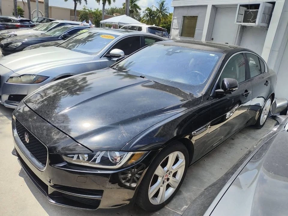 2017 Jaguar XE - Image 8 of 20