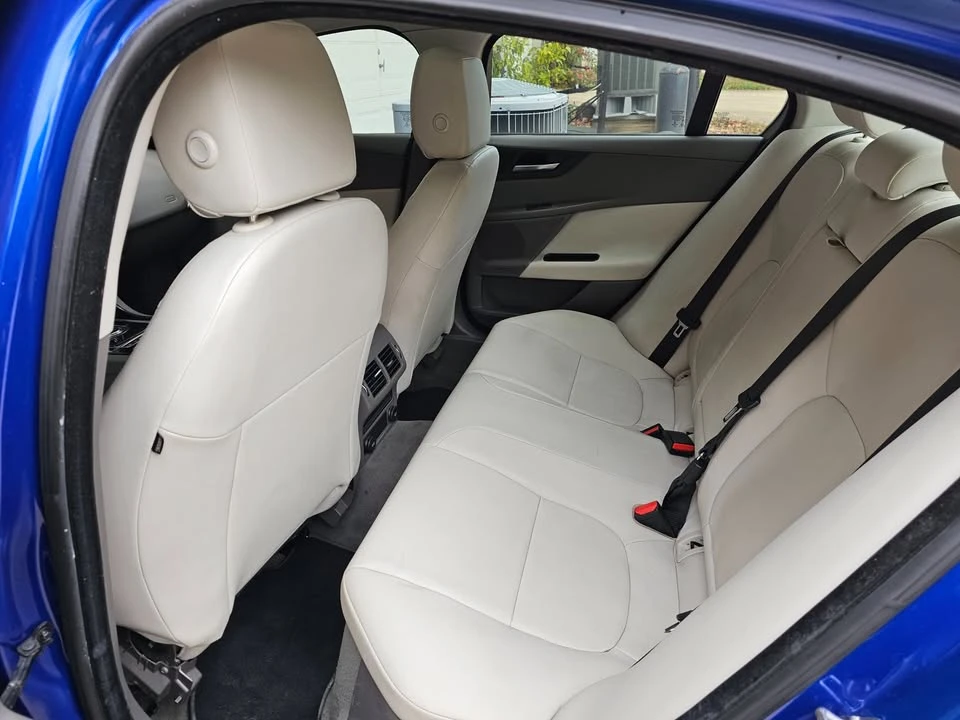 2017 Jaguar XE - Image 8 of 14