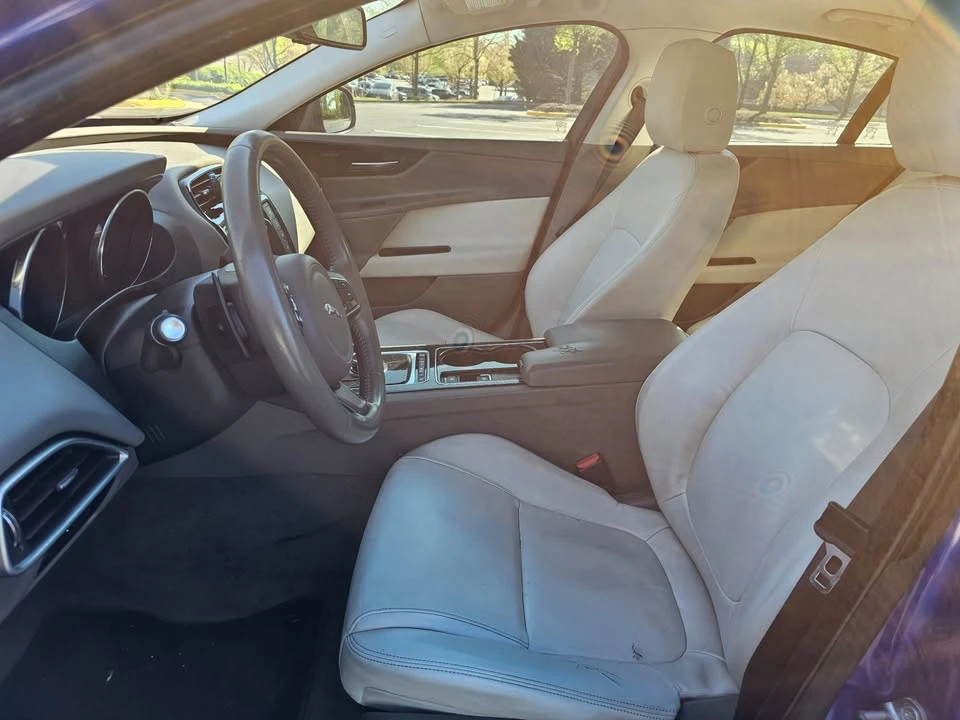2017 Jaguar XE - Image 8 of 17