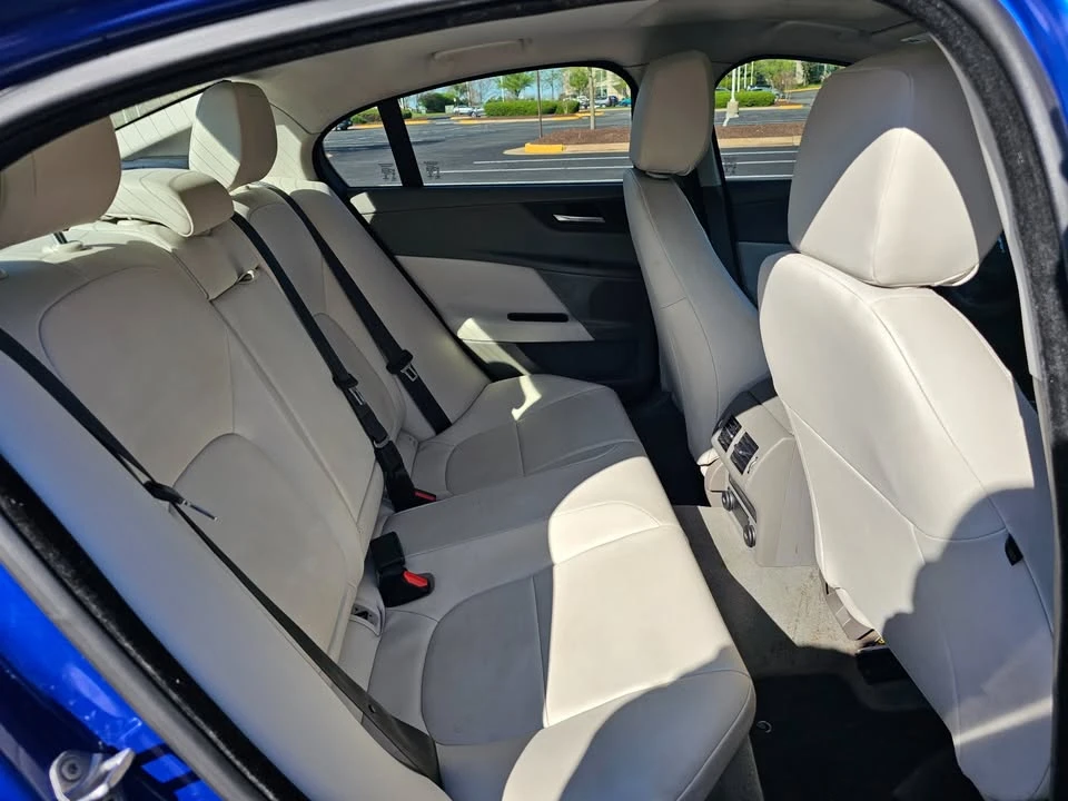 2017 Jaguar XE - Image 11 of 17