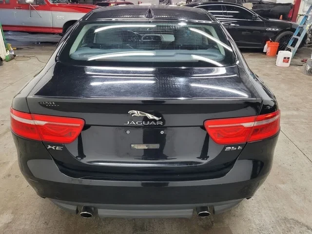 2017 Jaguar XE - Image 7 of 7