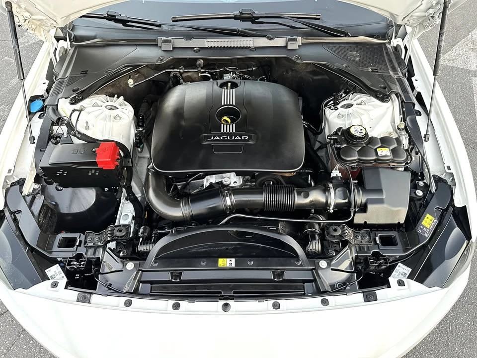2017 Jaguar XE - Image 20 of 20
