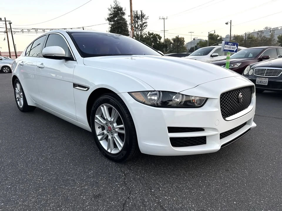 2017 Jaguar XE - Image 3 of 20