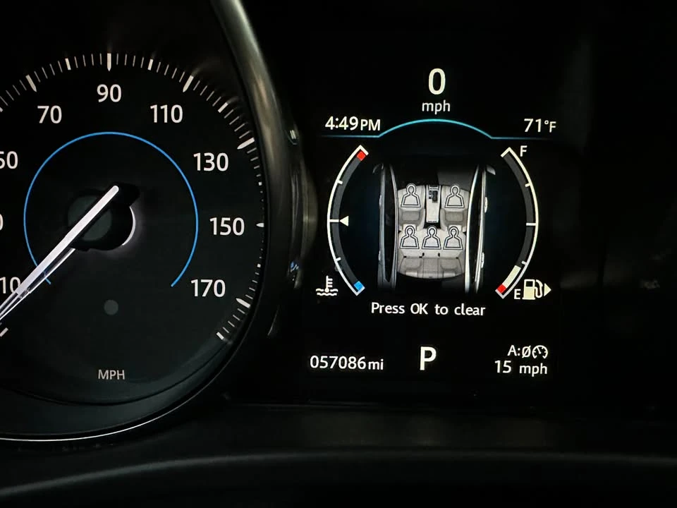 2017 Jaguar XE - Image 14 of 20